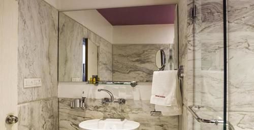 Aristro Hotel