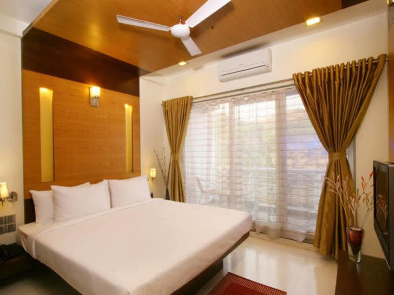 7 Apple Lonavala