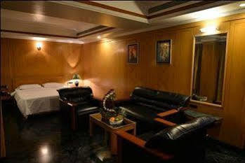 Fabhotel Royal Park Lonavala