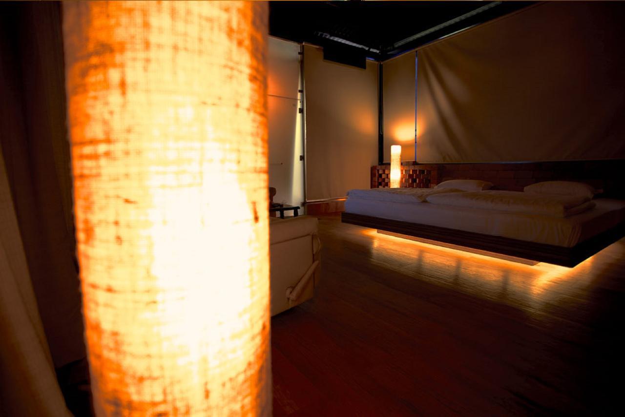 Kino Lakeside Chalet Hotel