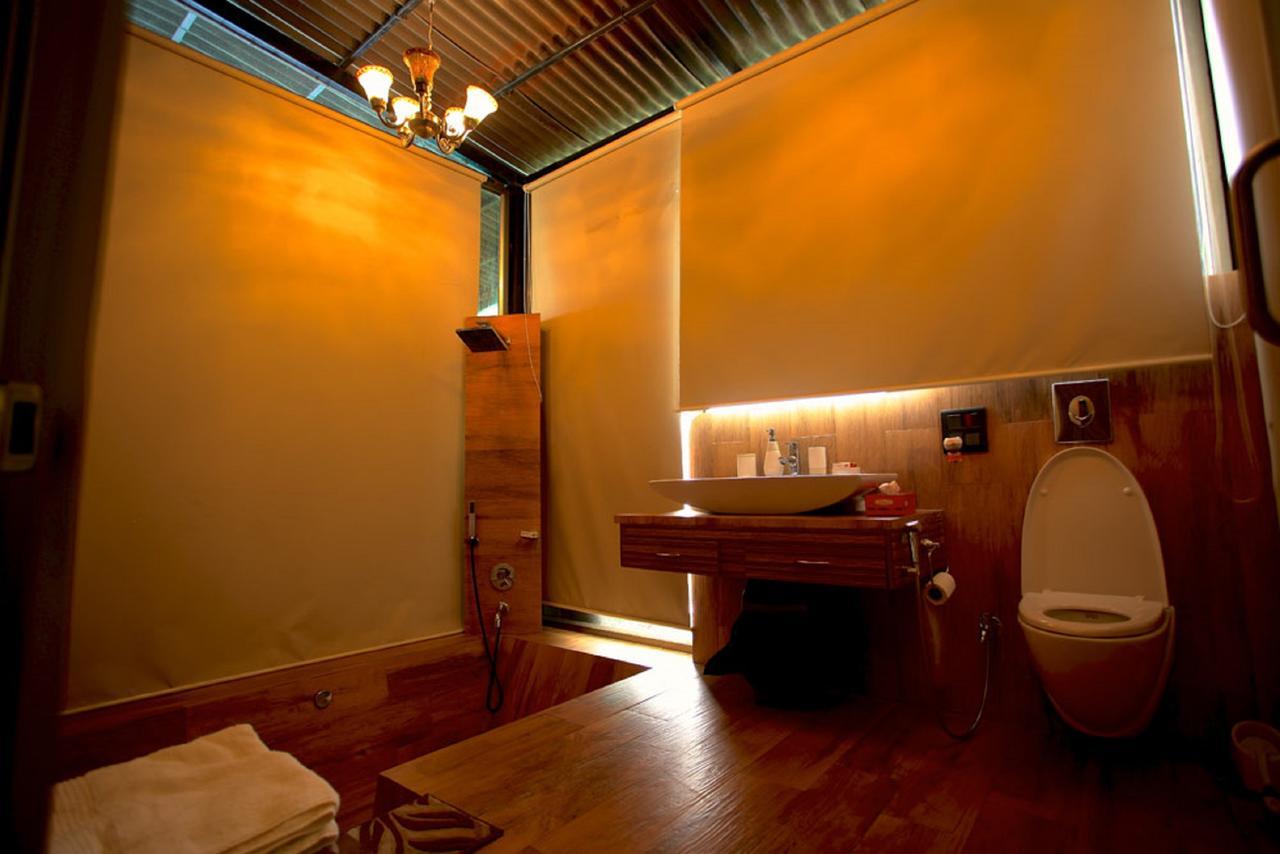 Kino Lakeside Chalet * Lonavala