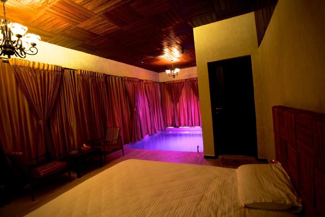Hotel Kino Lakeside Chalet