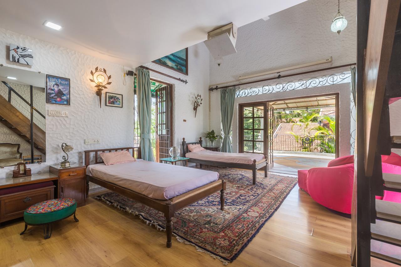 Villa Bella Vista: Zen Retreat With Quirky Charm And Pool *