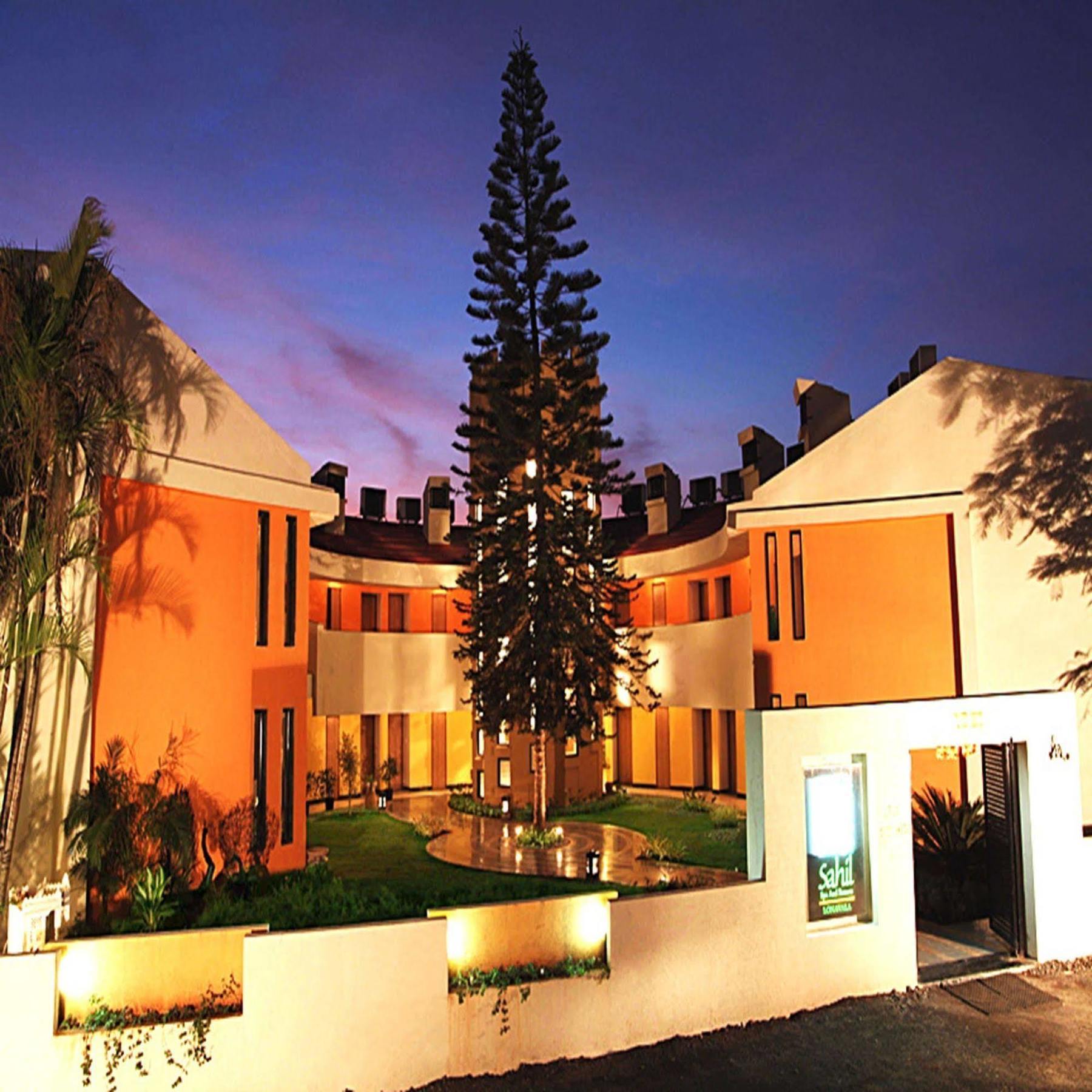 Sahil Sarovar Portico Hotel Lonavala