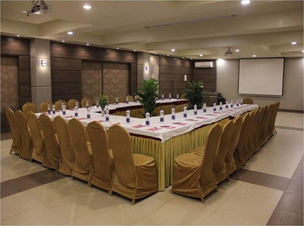 Resort Crystal County Lonavala