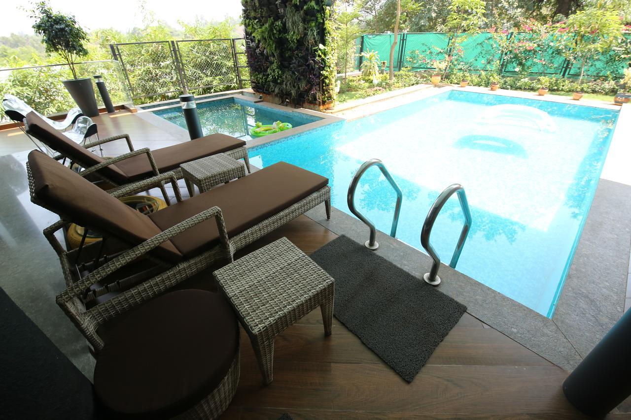 Villa 41 By Stayvista - A Chic Retreat With A Pool, Poker Table, And A Theater