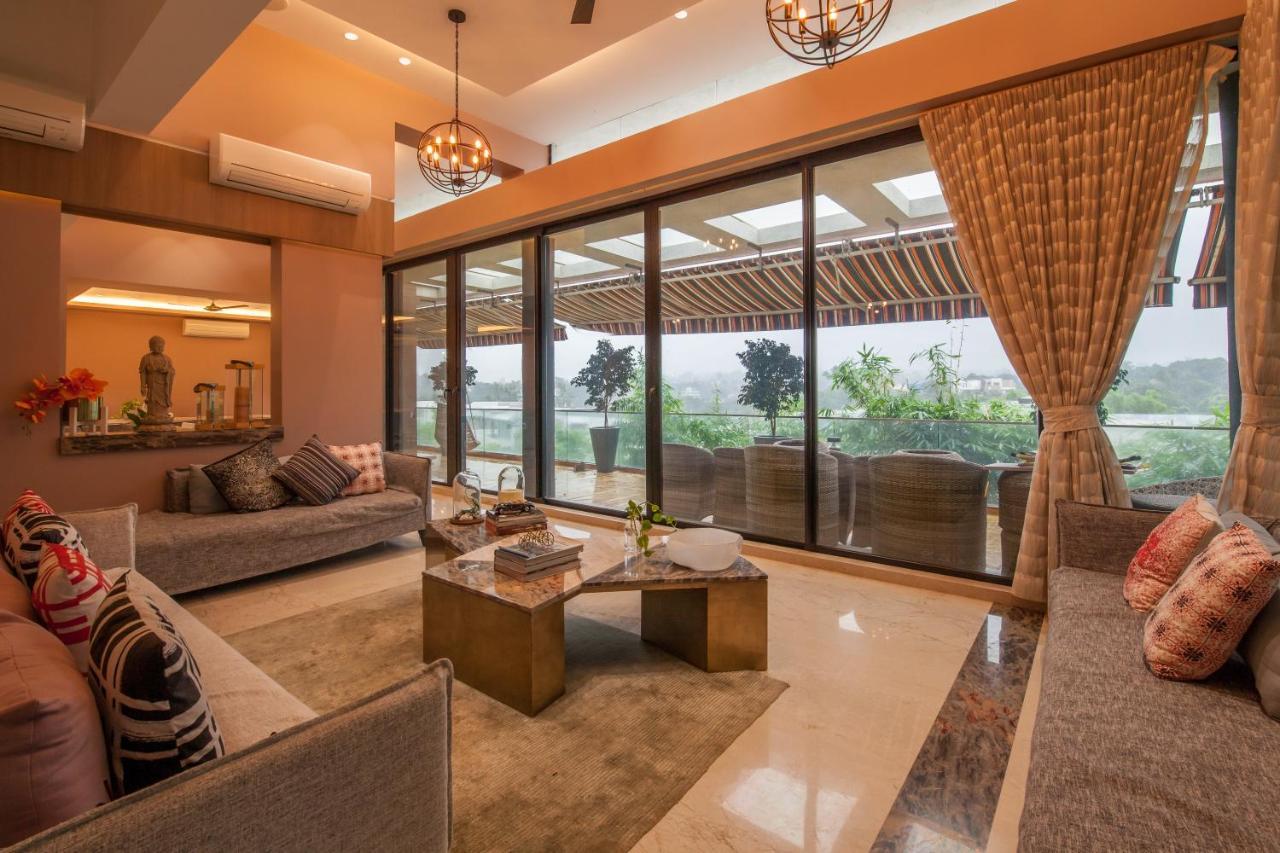 Villa 41 By Stayvista - A Chic Retreat With A Pool, Poker Table, And A Theater *