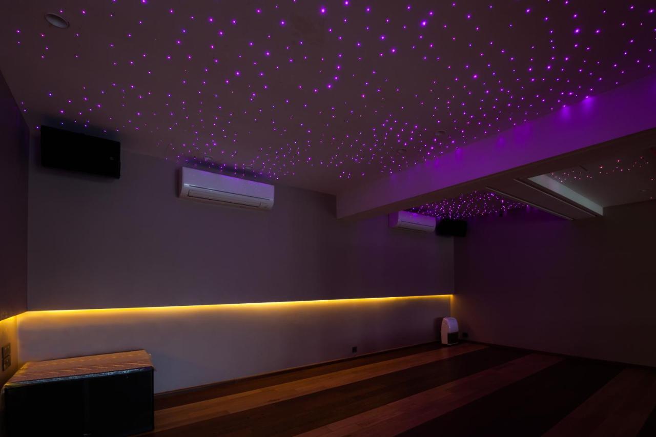 41 By Stayvista - A Chic Retreat With A Pool, Poker Table, And A Theater Lonavala