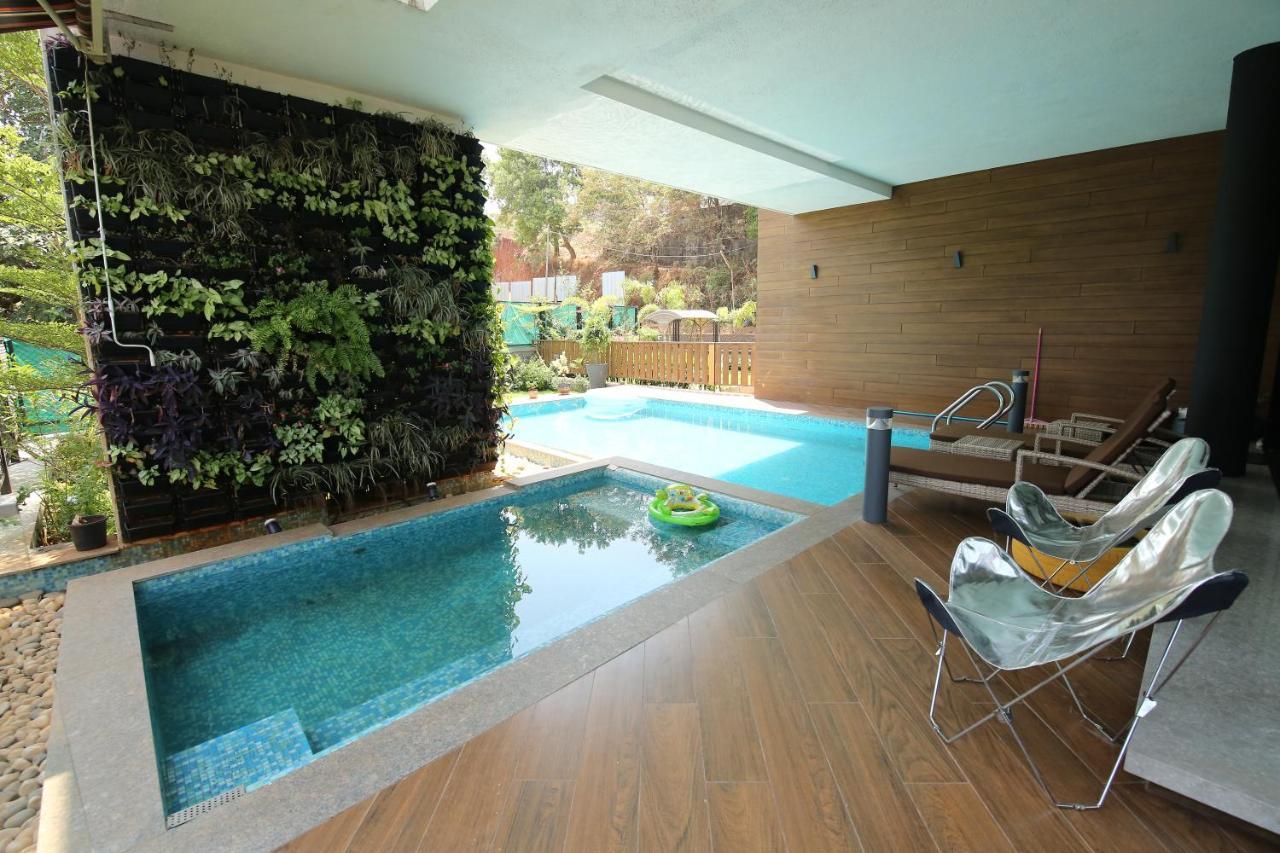 41 By Stayvista - A Chic Retreat With A Pool, Poker Table, And A Theater
