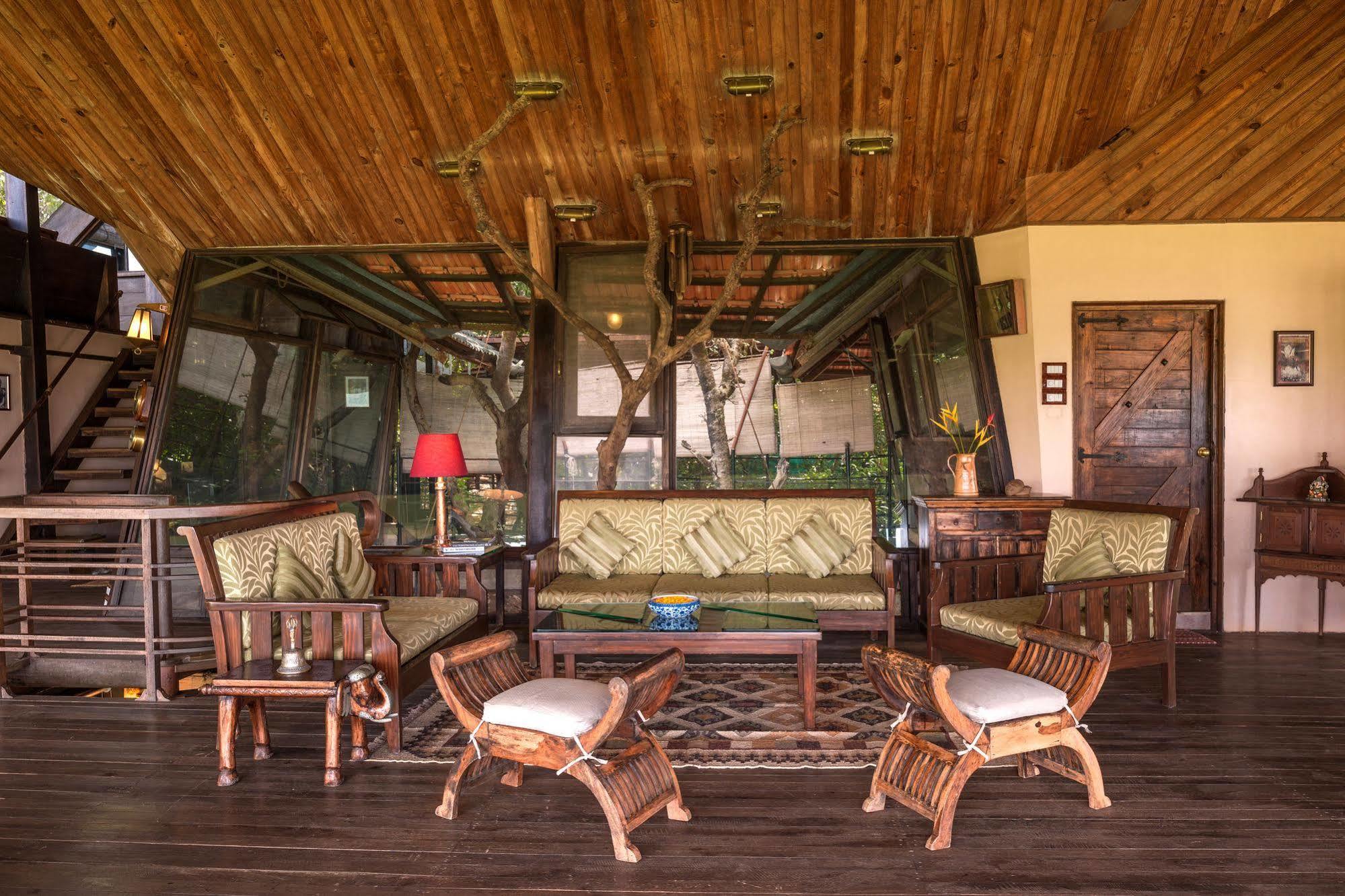 The Machan 4*