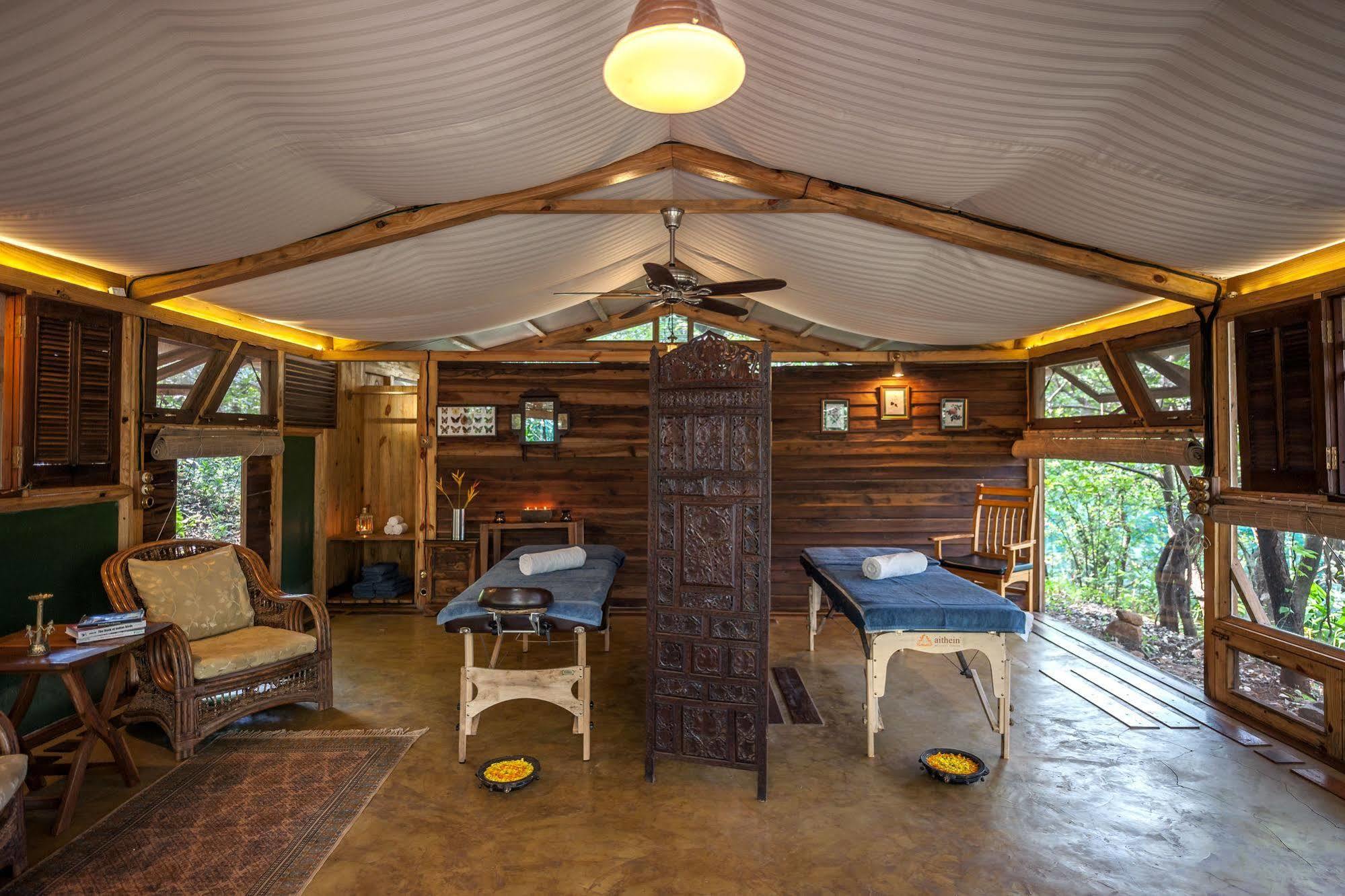 The Machan 4*