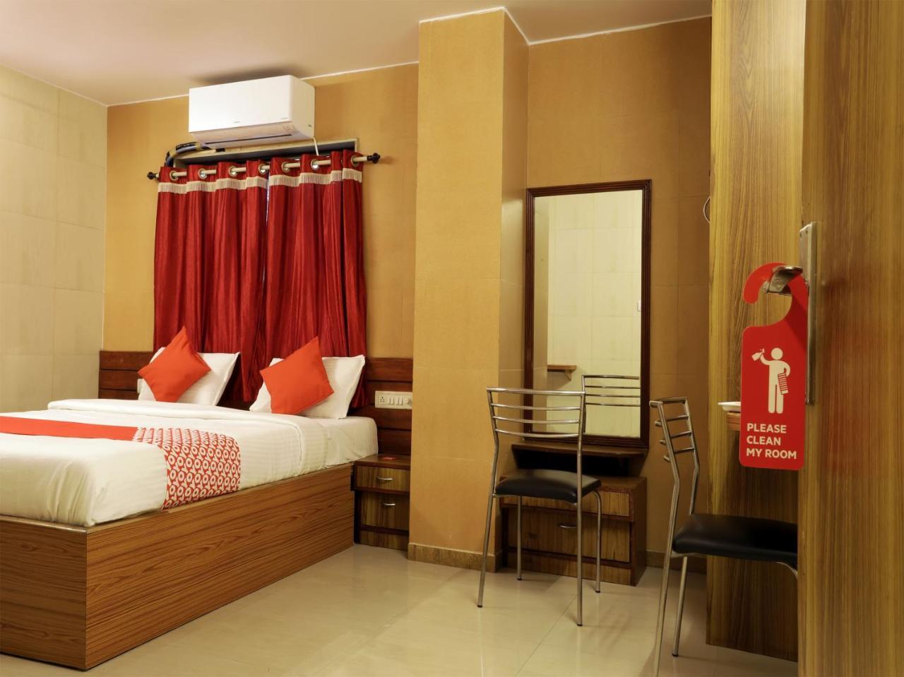 Oyo 11423 Royal Darbar Hotel 2*