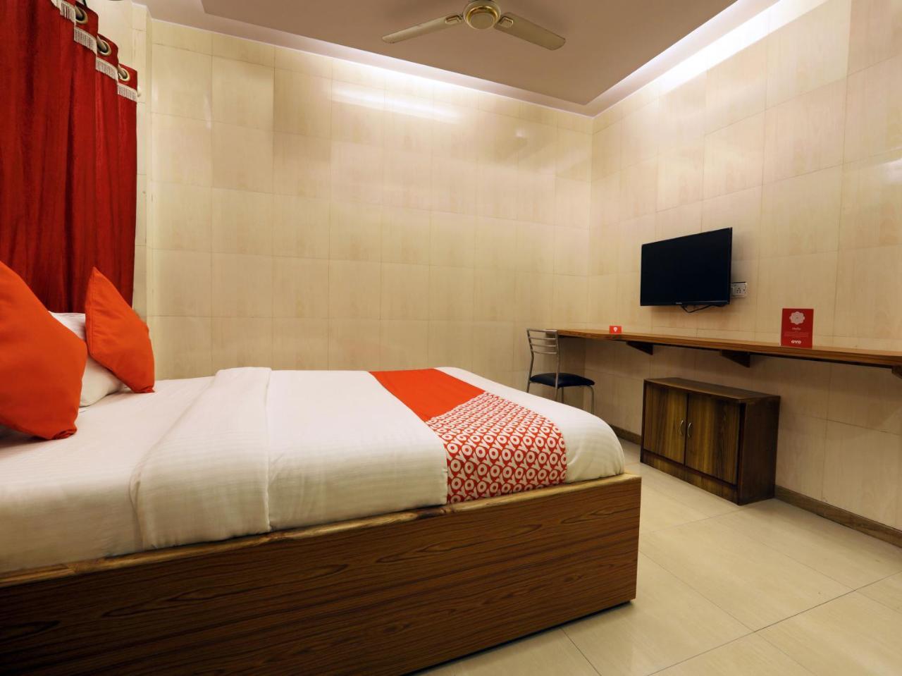 Oyo 11423 Royal Darbar Hotel Lonavala