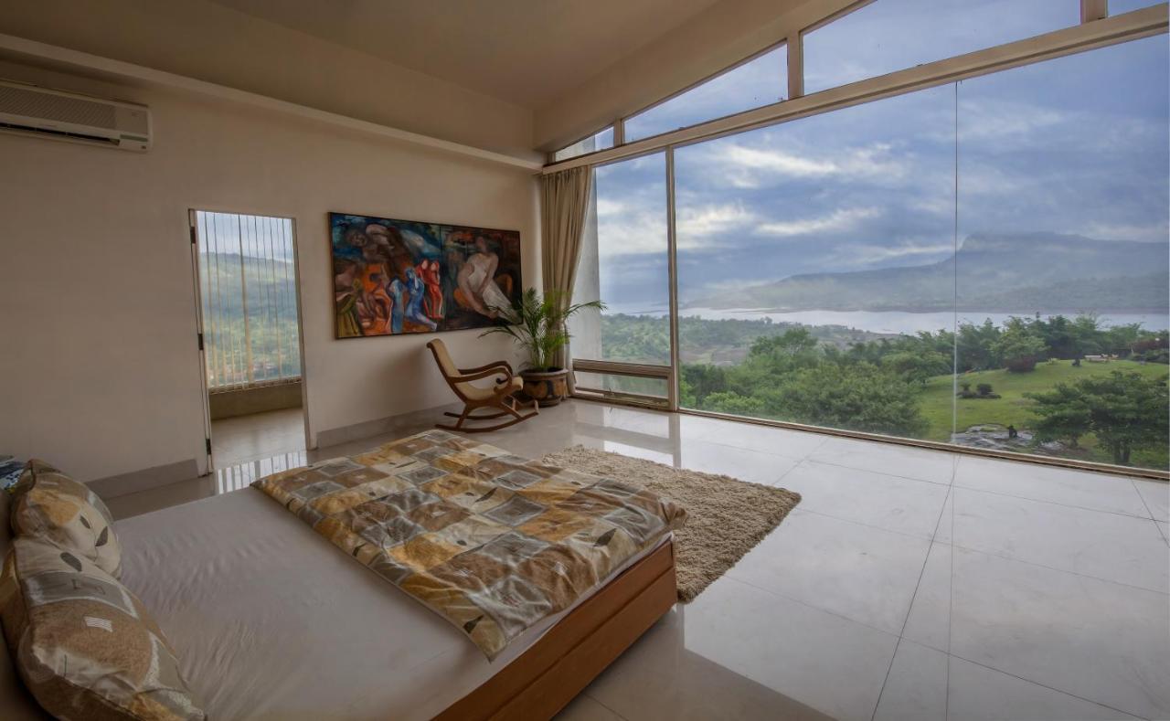 Stayvista's Glass House - With Scenic Lawn And Mountain Views Villa Lonavala