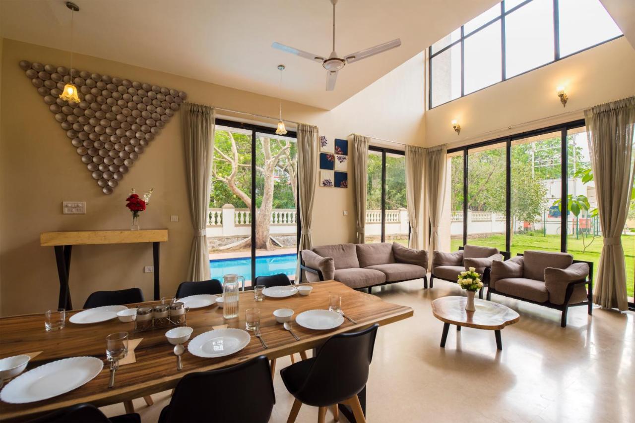 Villa Stayvista's Greenwoods 10 - City-center With Private Pool, Terrace, Lift & Carrom Board