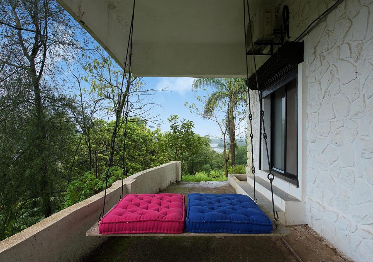 89: Stayvista's Hill-view With Eclectic Interiors