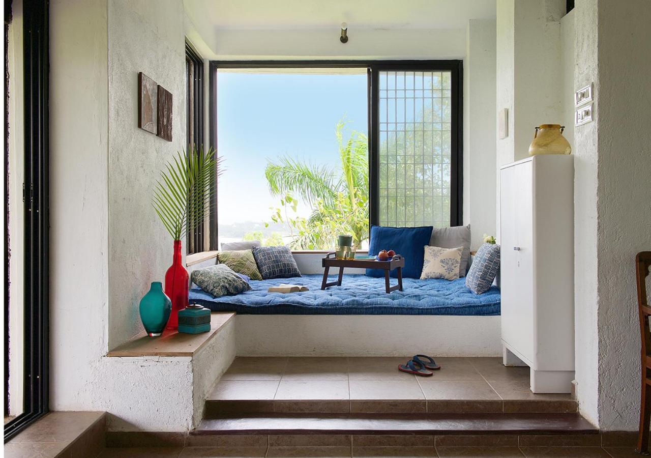 89: Stayvista's Hill-view With Eclectic Interiors