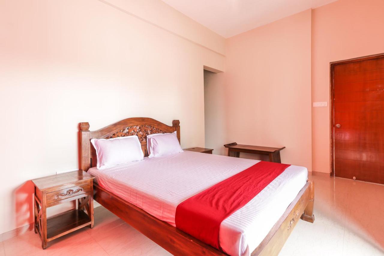Stayvista's Greenwoods 8 - City-center With Private Pool, Terrace, Lift & Ping-pong Table * Lonavala