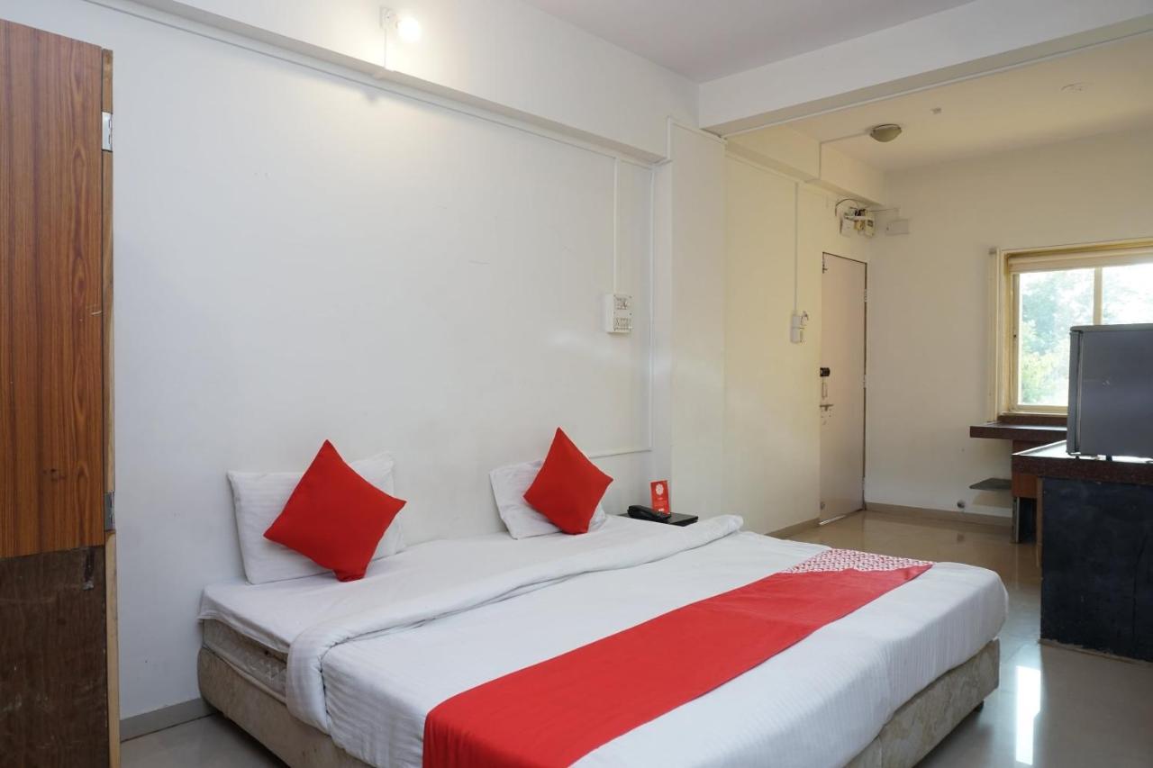 Hotel Oyo 24986 Flagship Western