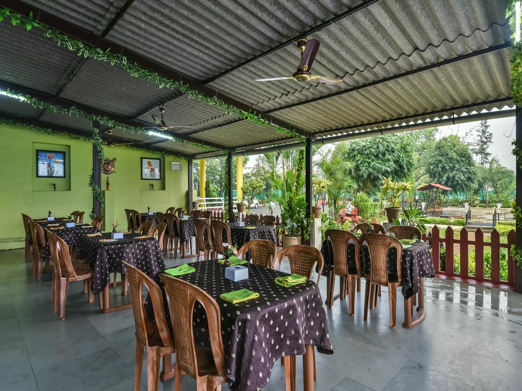 Oyo 5744 Elegance By Inspire Lonavala