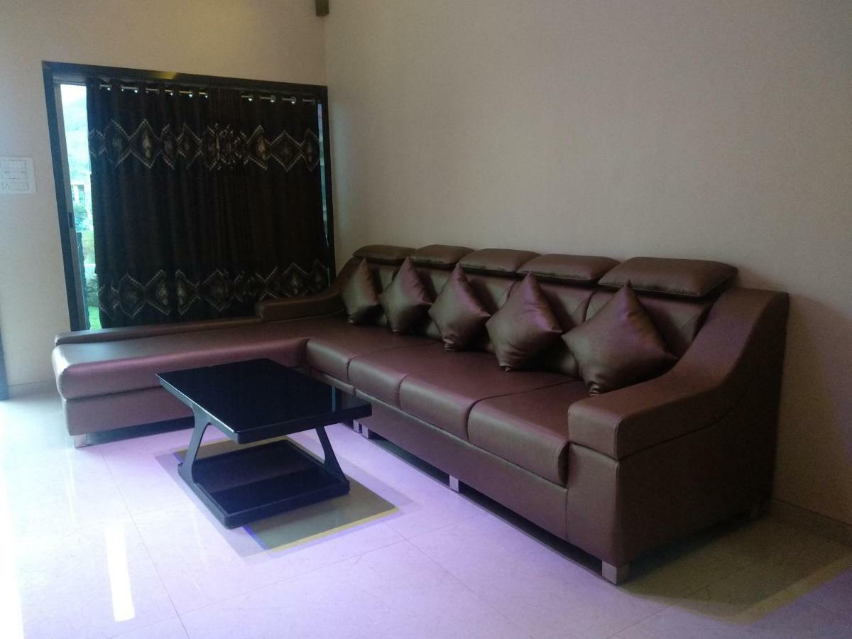 Villa 3bhk Luxury Near Della Adventure *