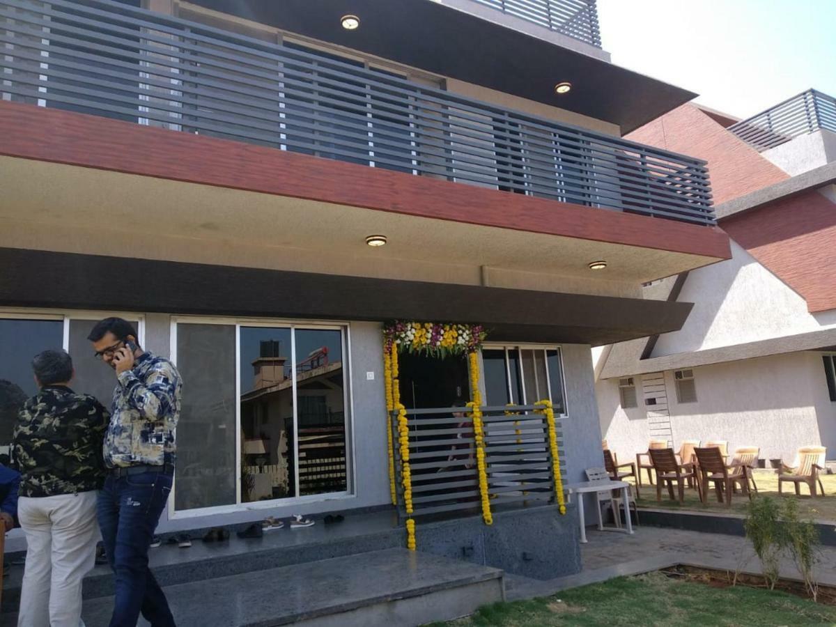 3bhk Luxury Near Della Adventure *