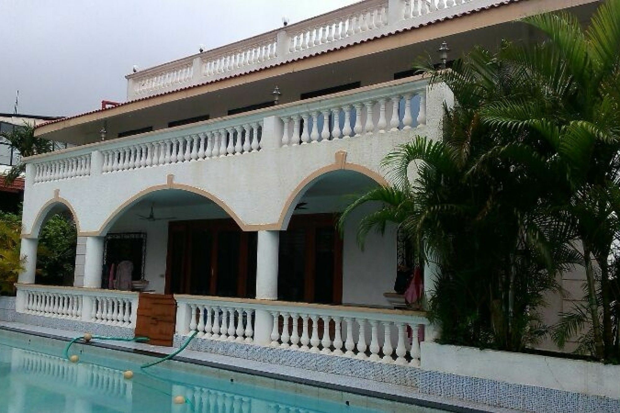 Guesthouser 4 Bhk 7283 *
