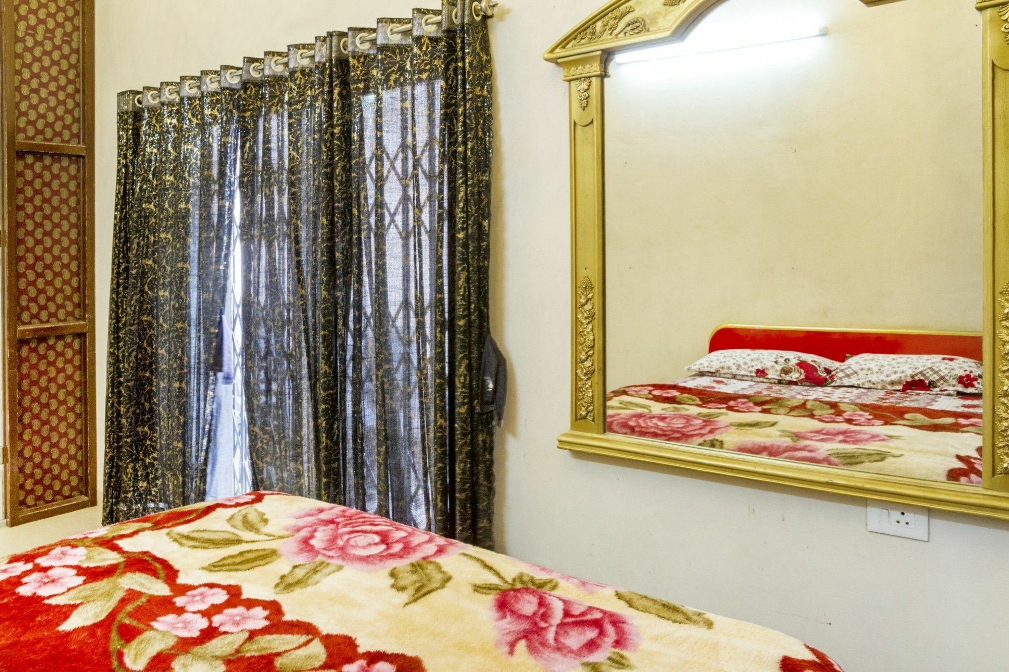 Guesthouser 5 Bhk 6931 *