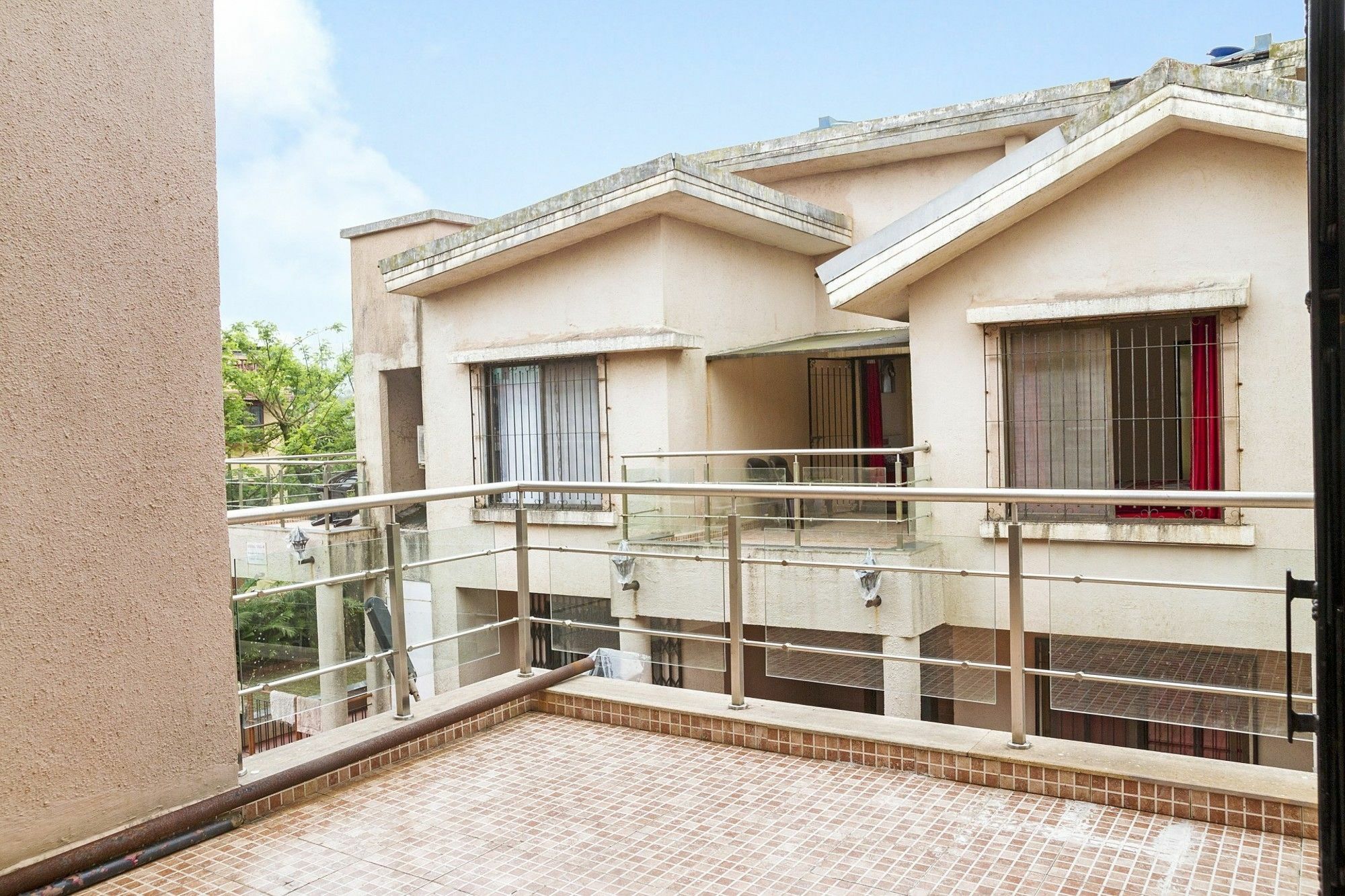 Guesthouser 5 Bhk 6931 *
