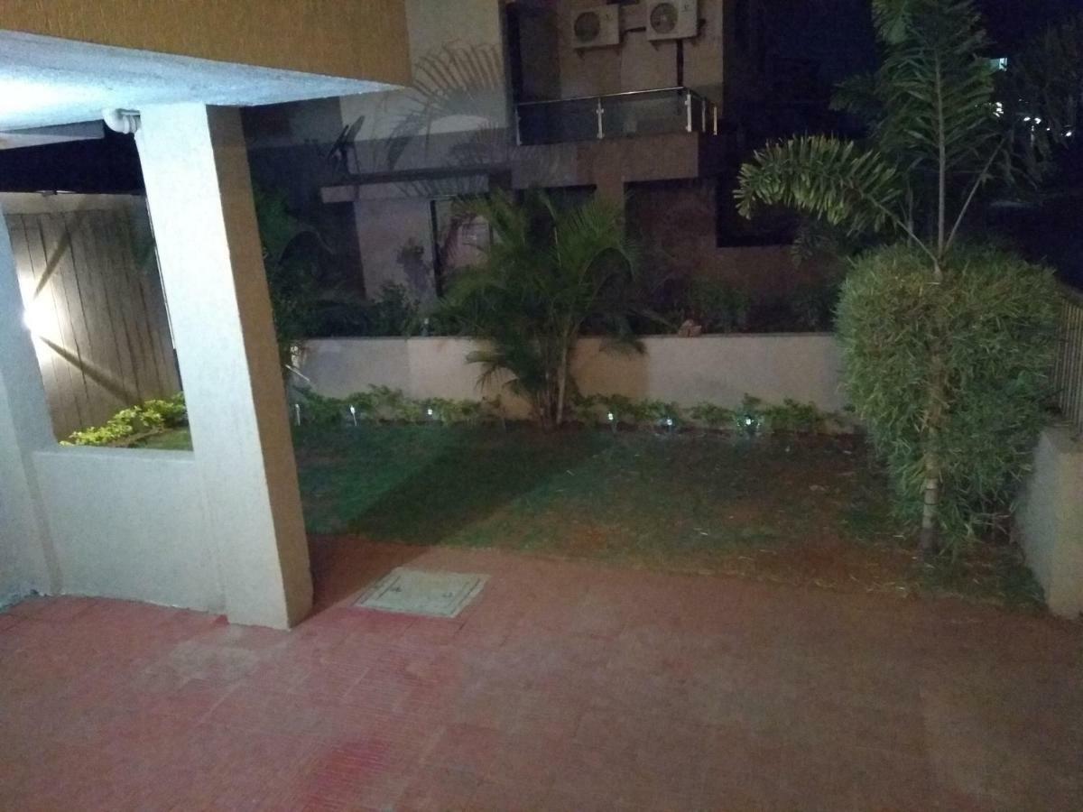 Hill View Hotel *