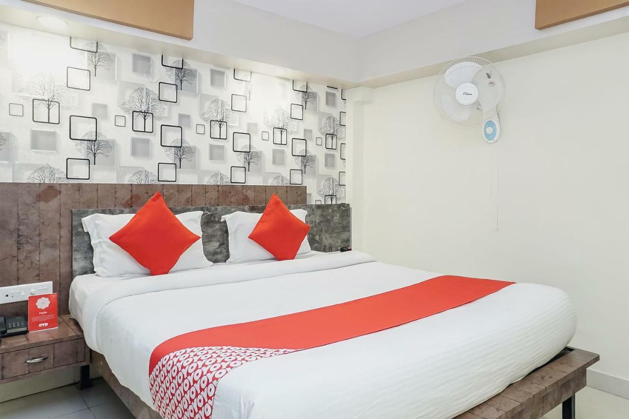 Oyo Flagship 23096 Laxmi Residency 3*