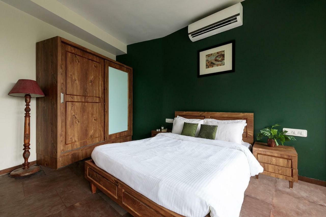 Pura Vida By Stayvista - A Hill-view With Modern Interiors & Swimming Pool Villa *