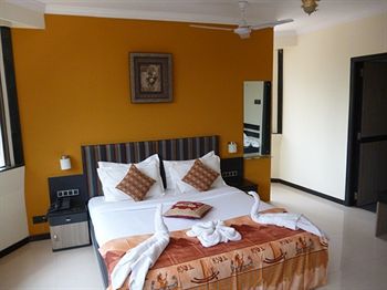 Sterling Lonavala