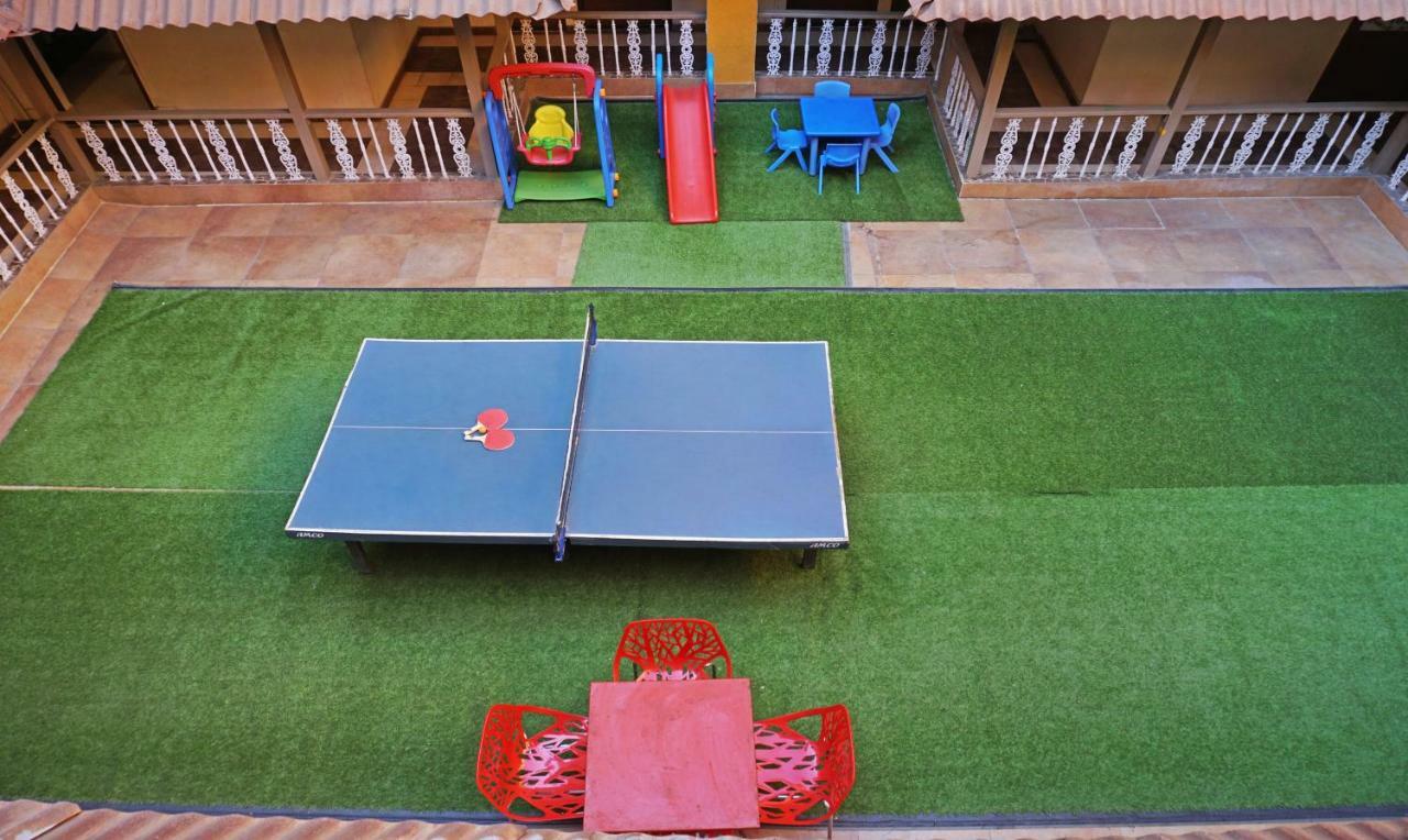 Lions Den Hotel 3*