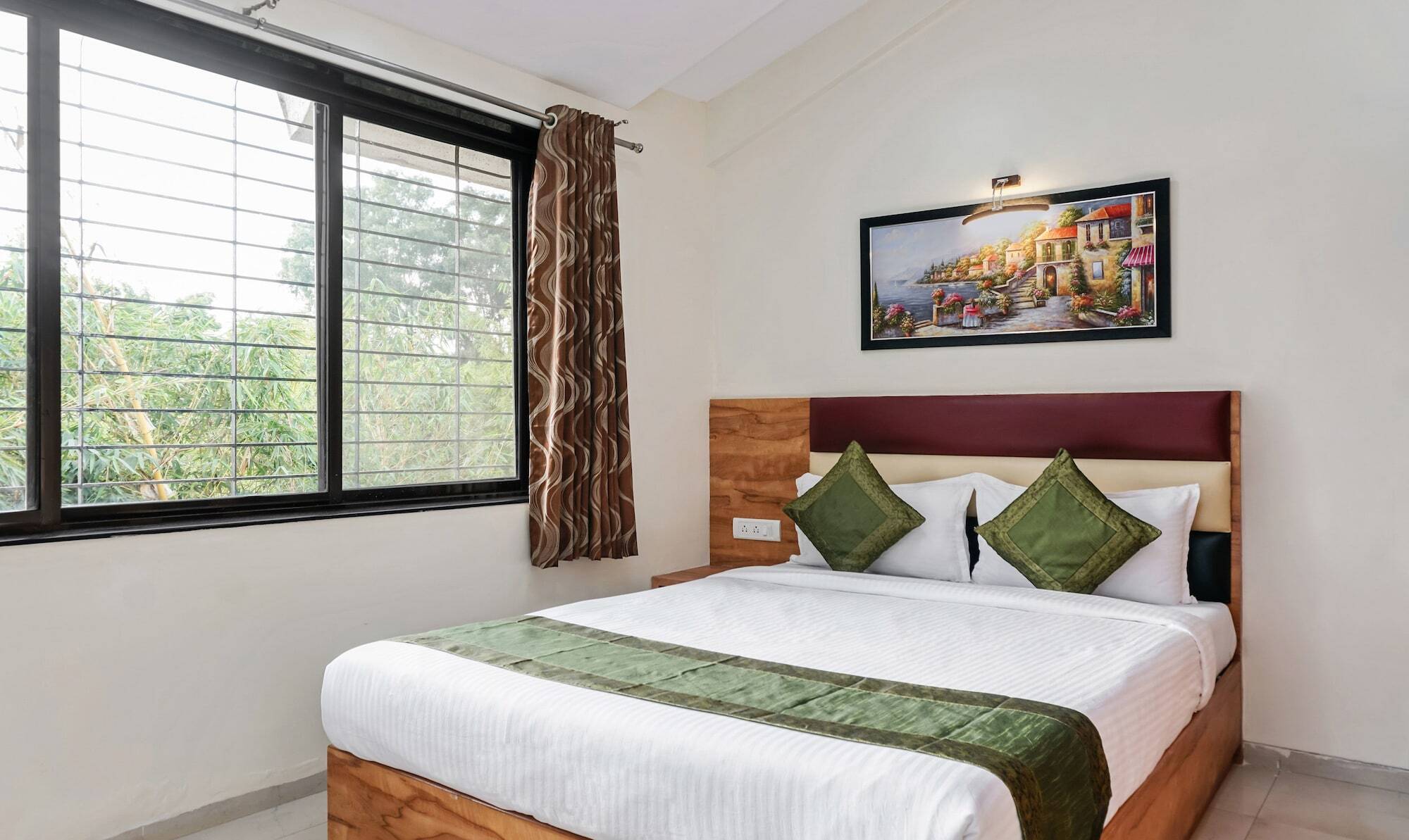 Hotel Treebo Deluxe