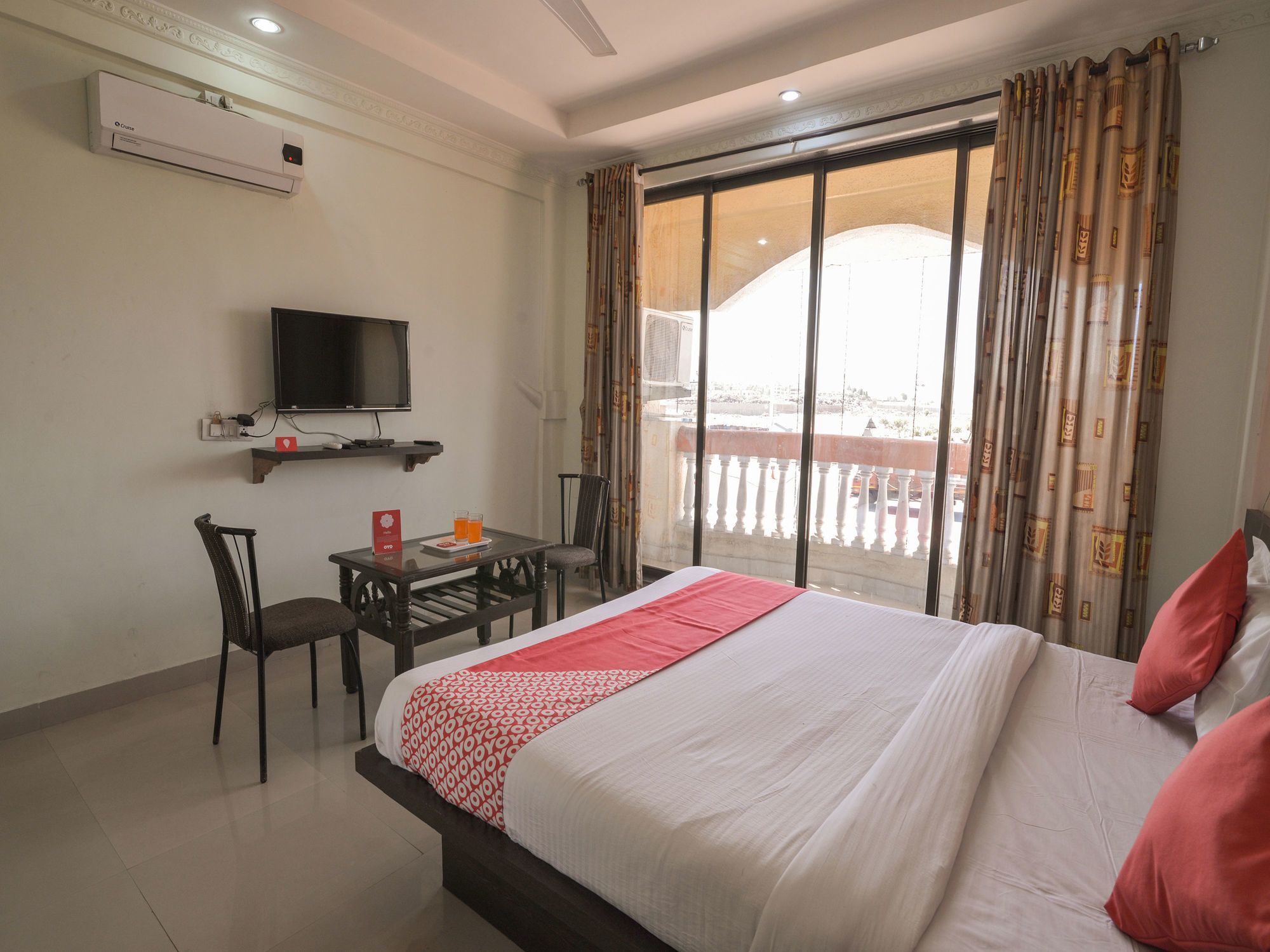 Hotel Oyo 13151 Om Palace