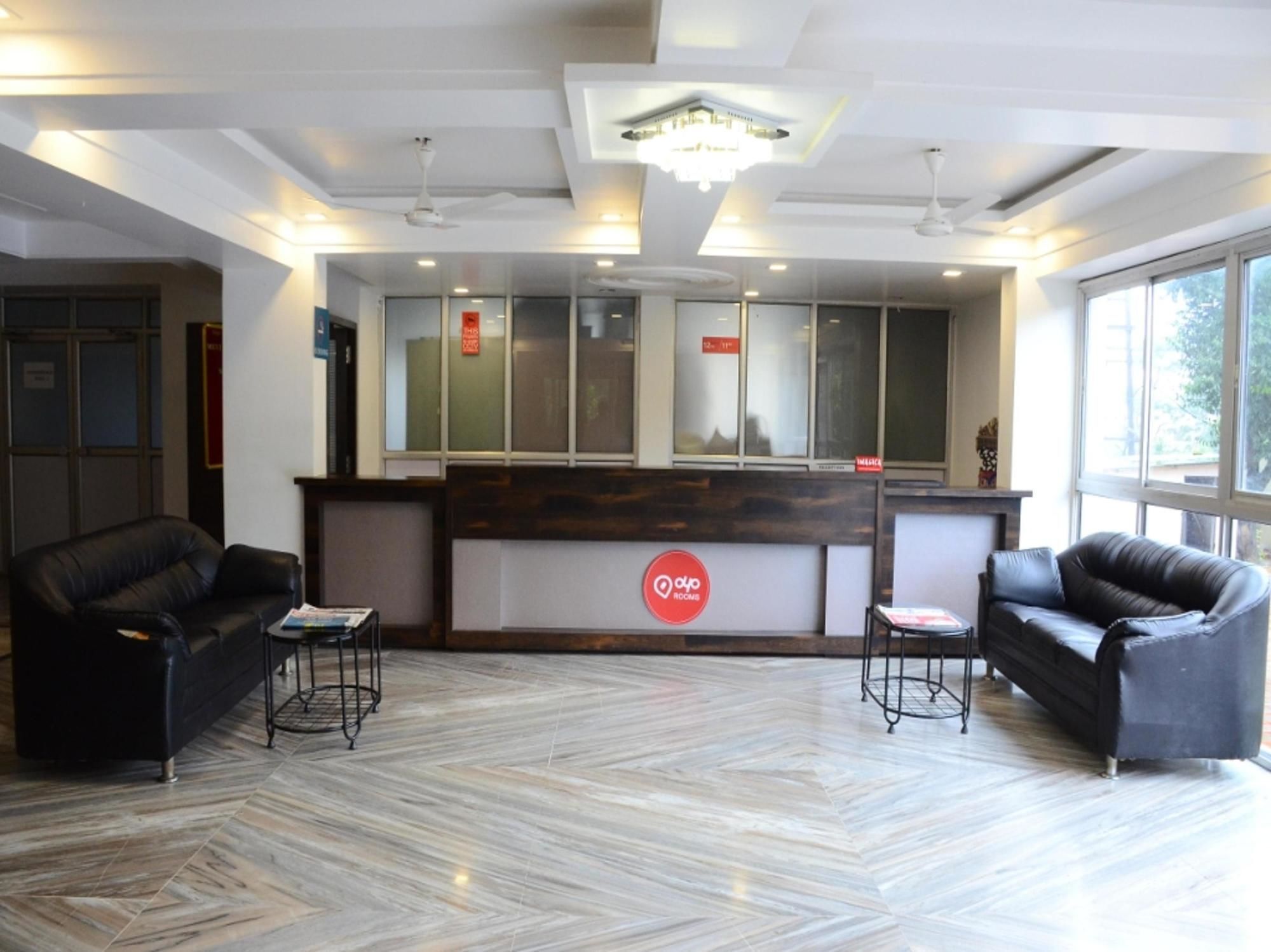 Hotel Oyo Gold Valley Road