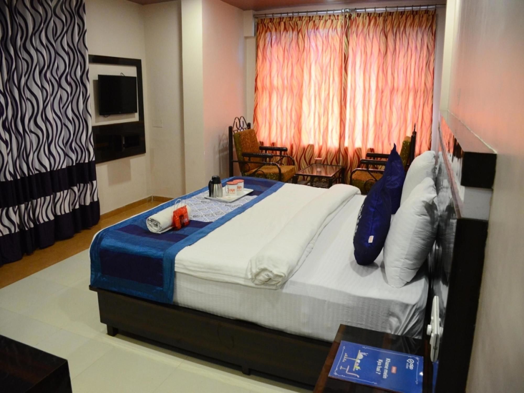 Oyo Gold Valley Road 3*