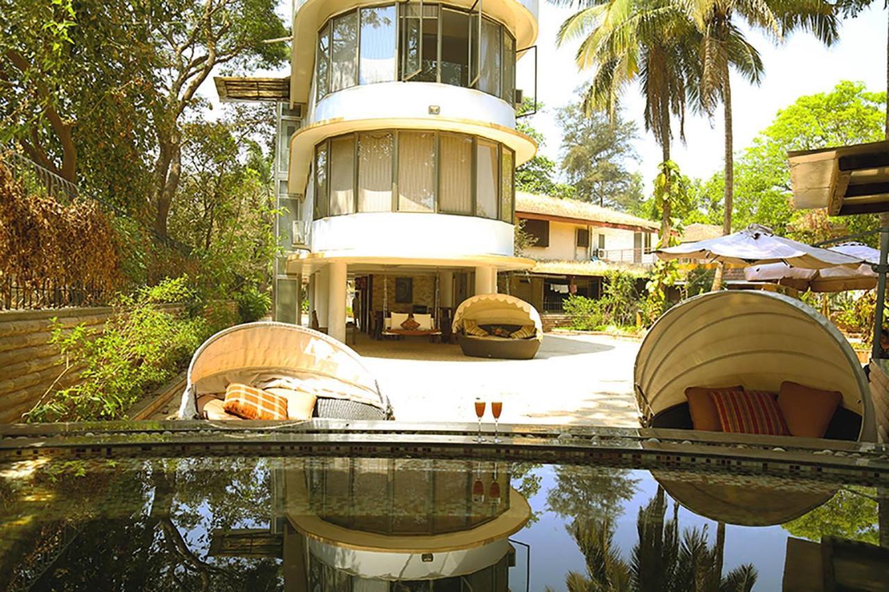 The Boulevard By Stayvista: City-center With Pool And