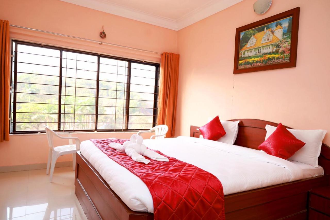 Manik Moti Lonavala