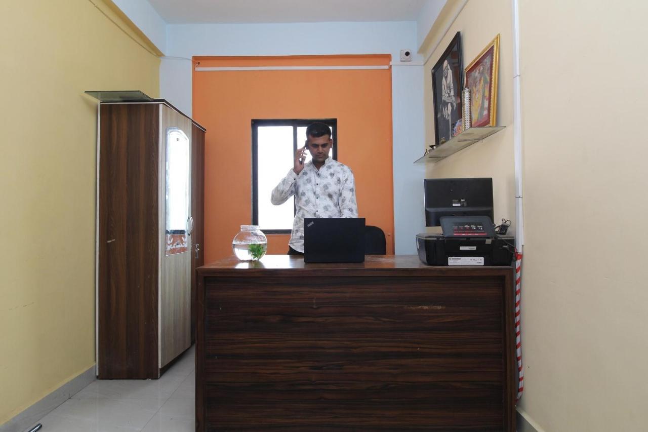 Spot On 37198 Matoshree Niwas 2*