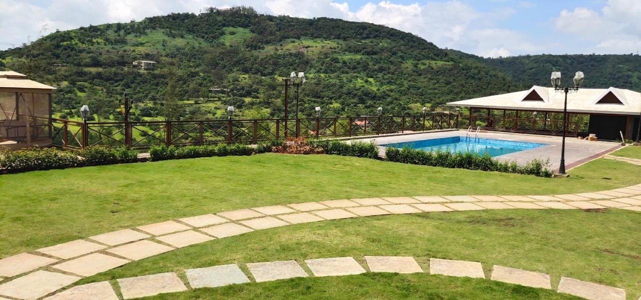 Resort Velvet Resort-near Pawna