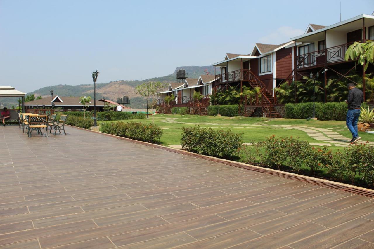 Resort Velvet Resort-near Pawna